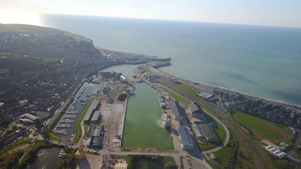 Le Tréport : vue aérienne du port