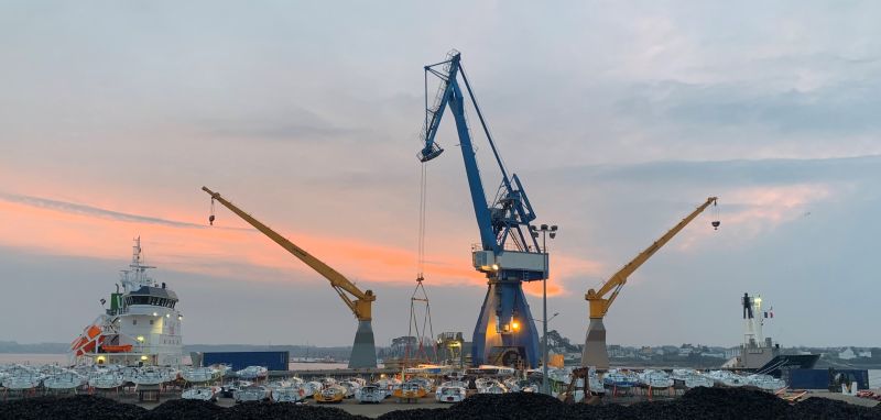 Unloading racing yachts in the port of Lorient
