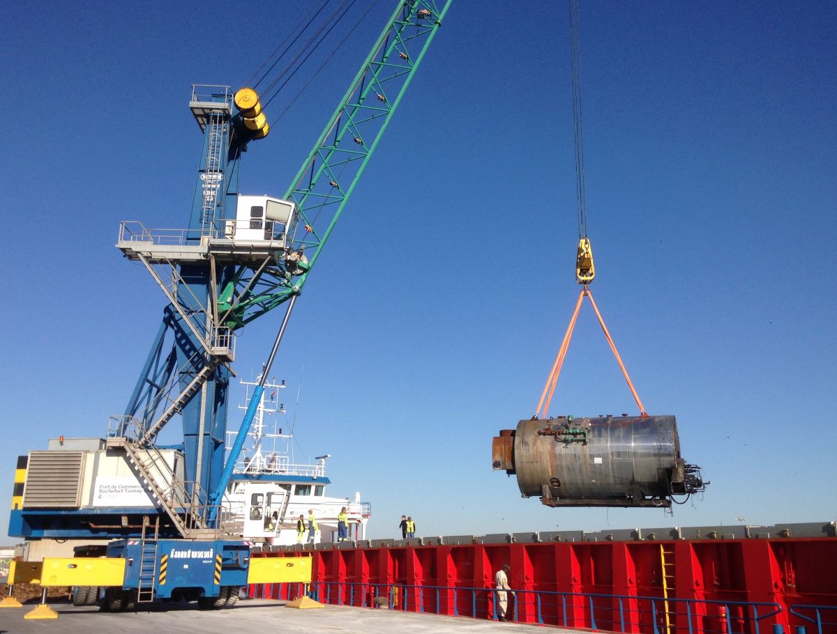 Rochefort : heavy lift handling