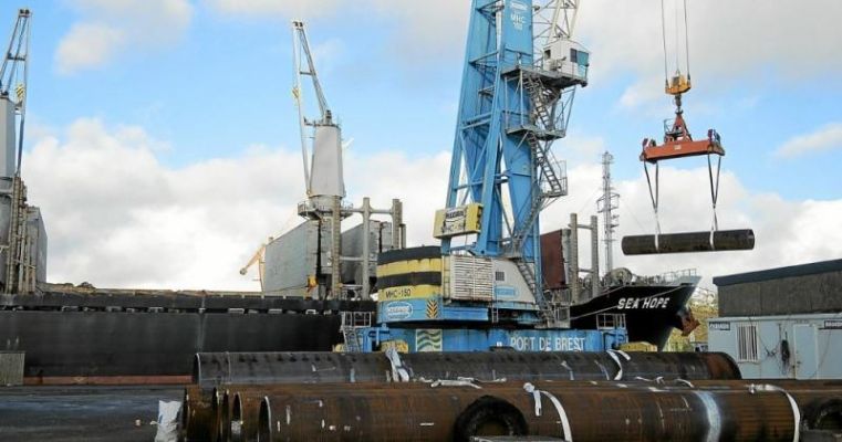 Handling of tubes in Brest