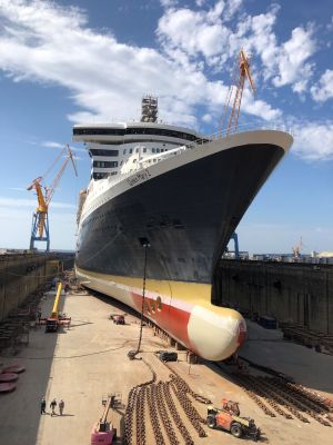 The Queen Mary 2 on technical stop at Brest
