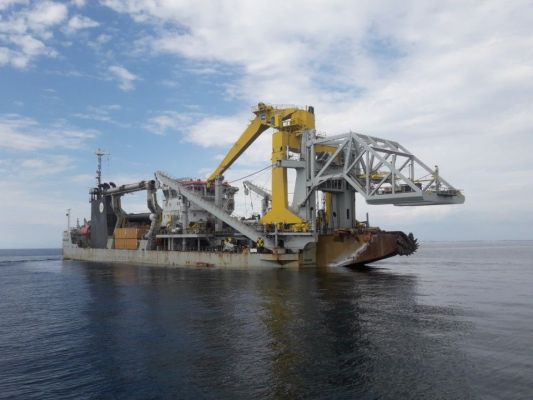 The vessel Fernão de Magalhães in Saint-Nazaire