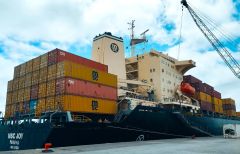 The container ship MSC JOY calls at Brest