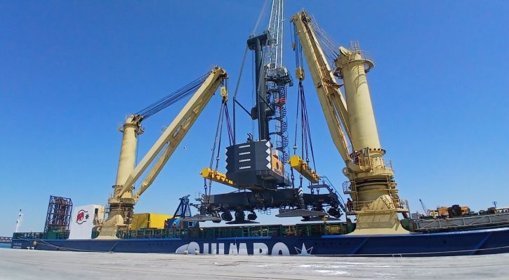 Transfert d'une des grues d'AMLP à La Rochelle