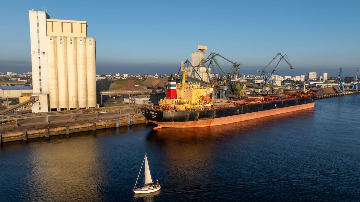 Lorient port of commerce